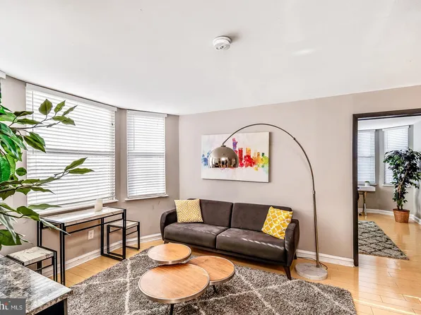 2135 Walnut St APT 603, Philadelphia, PA 19103