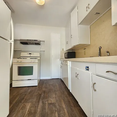2 bed, 1.0 bath, 4112 sqft, $965 — Photo 3