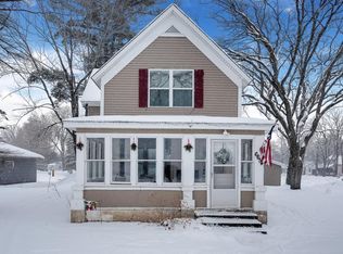 6654 Elm St, North Branch, MN 55056