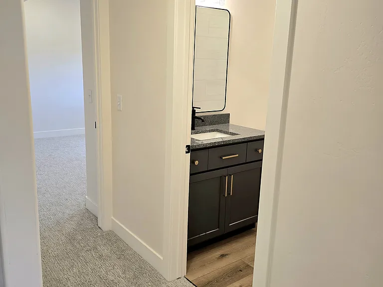 779 S 450 E — Photo 33