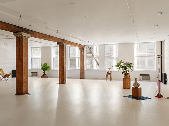 4th image of 136 W 22nd St APT 3