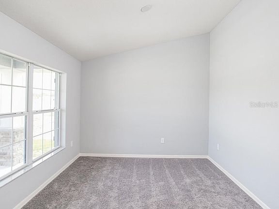 5th image of 113 Cloverbrook Trl