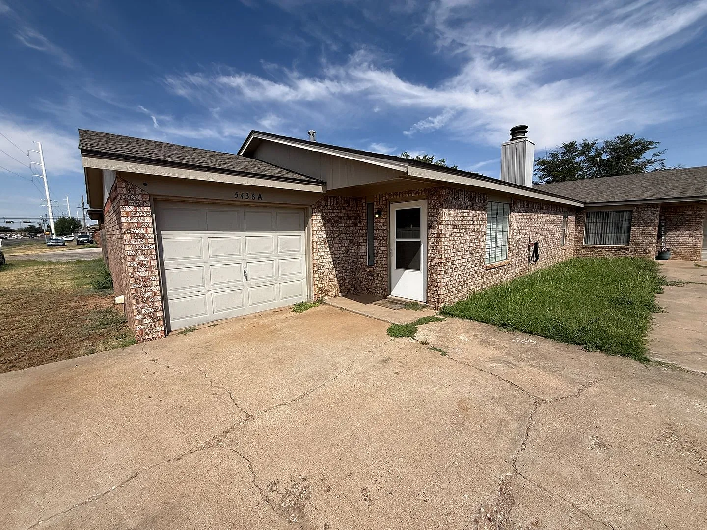 Available NOW! 2/2/1 — Photo 1