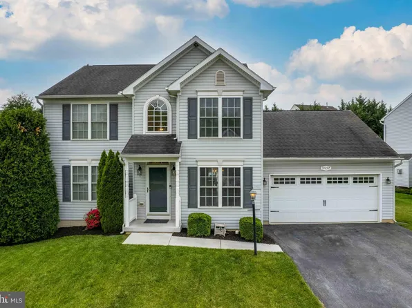 10237 Stagecoach Dr, Hagerstown, MD 21740