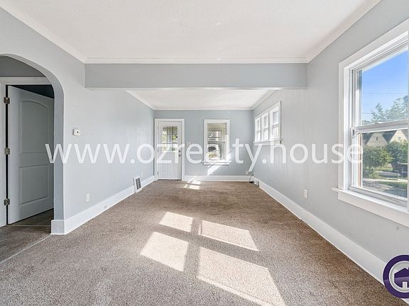 5th image of 1951 Loxley Rd