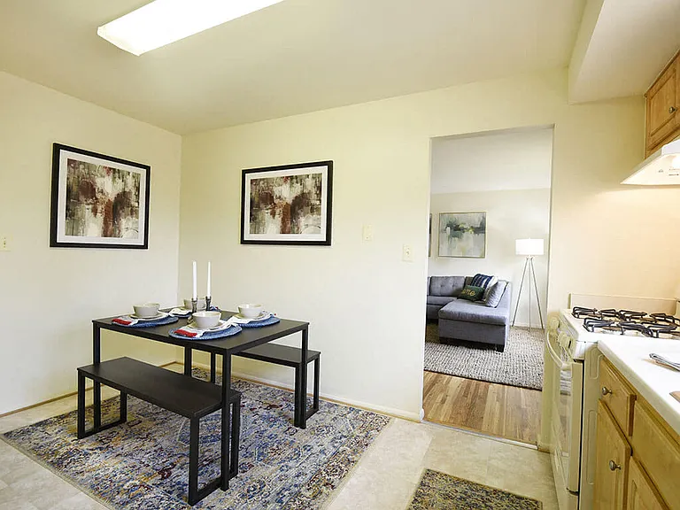 Arbuta Arms Apartments* — Photo 4