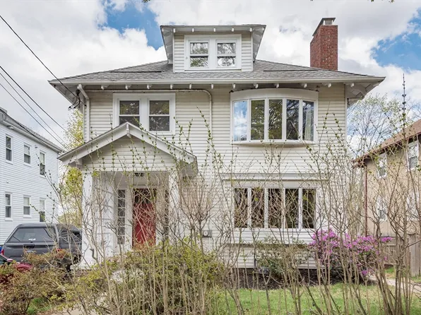 34 Harvard St #1, Arlington, MA 02476