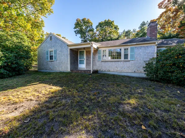 9 Greendale Lane, Harwich, MA 02645