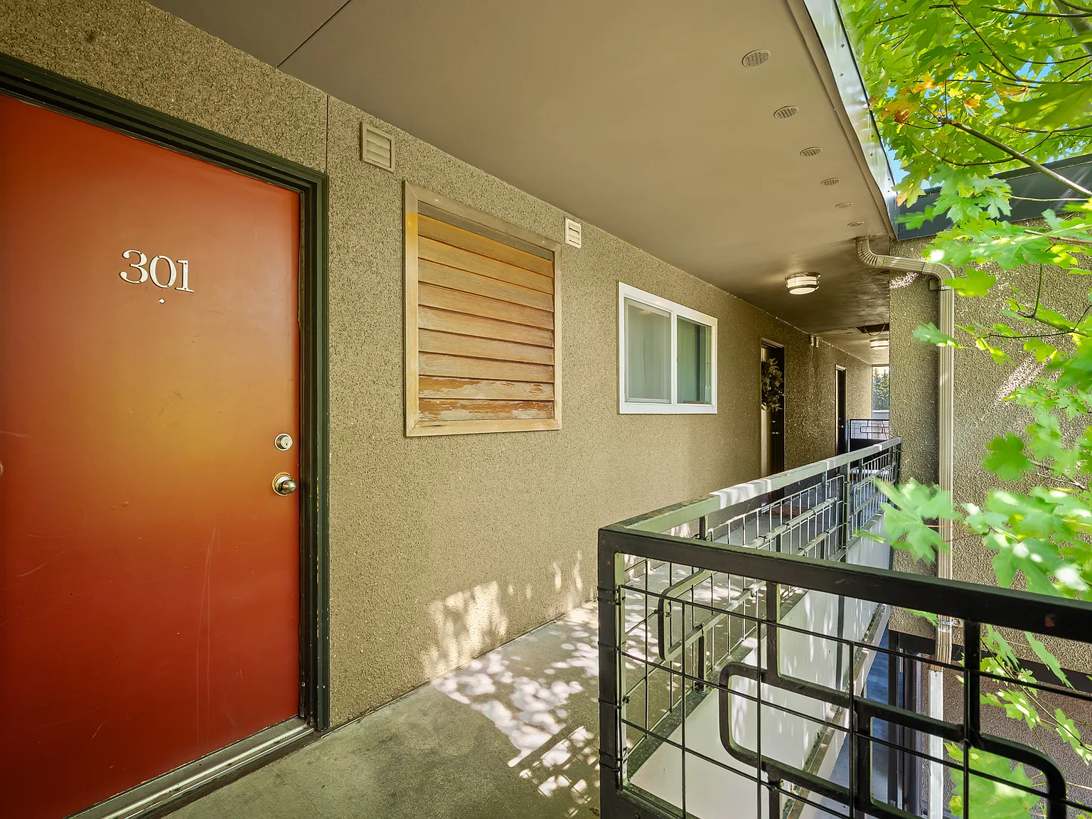 Golden Gardens Apartments — Photo 4