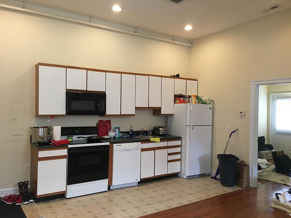 1st image of 320 N Harrison St