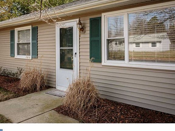 4th image of 222 Coville Dr
