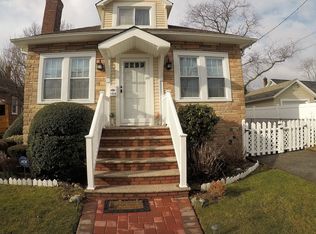 1888 Bryant Pl, Baldwin, NY 11510