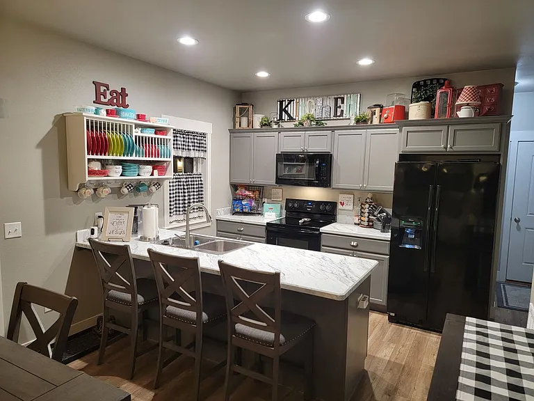 1645 Island View Dr — Photo 2