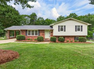 190 Farmbrooke Ln, Winston Salem, NC 27127