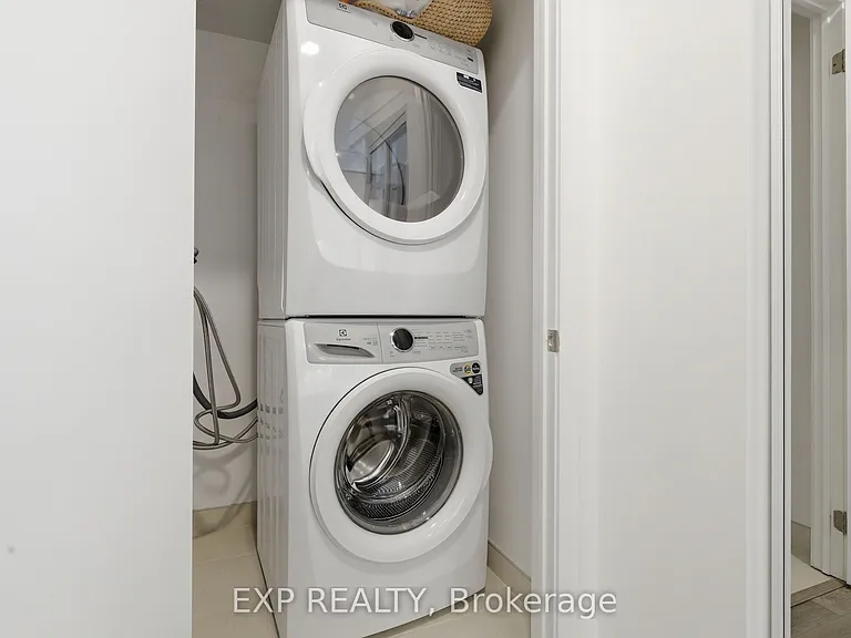 7950 Bathurst St #625 — Photo 8