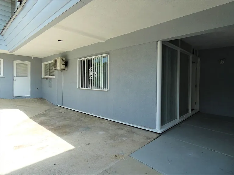 1946 Holmby Ave — Photo 15