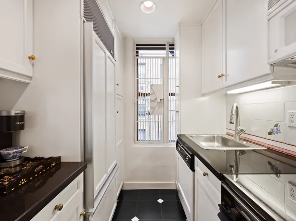 12 East 97th Street image 8 of 9