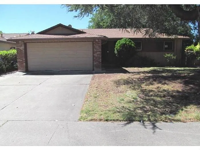 4762 Kerwood Way photo 1