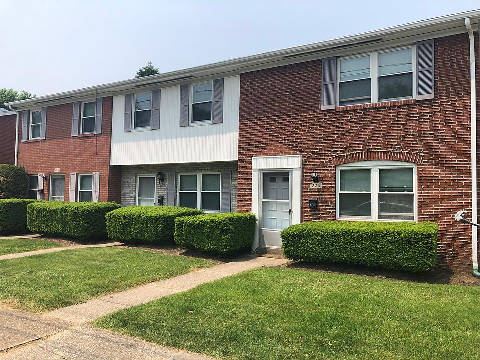 1st image of 222 Maiden Ln