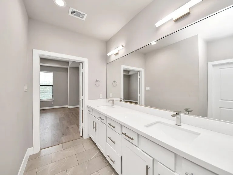 2114 Stuart St — Photo 34