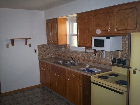 3rd image of 7131 Bancroft Ave