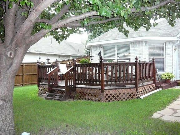 2nd image of 3721 Pinetree Dr