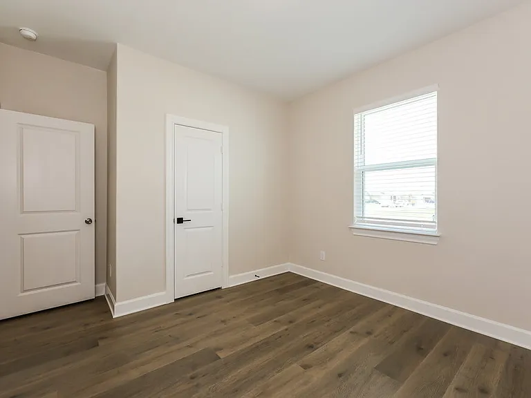 329 Magnolia Blvd — Photo 14