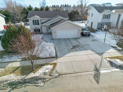 907 Lambton Ave, Bismarck, ND, 58503