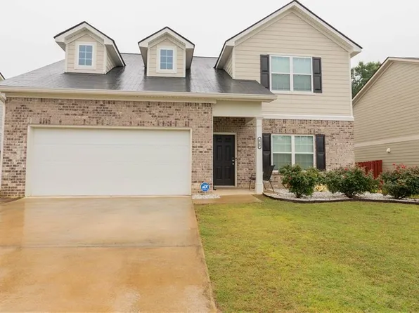 45 Wood Hill Dr, Smiths Station, AL 36877