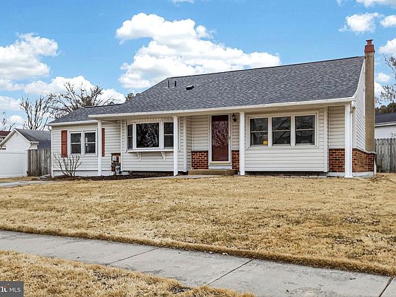 5th image of 1202 Pinefield Rd