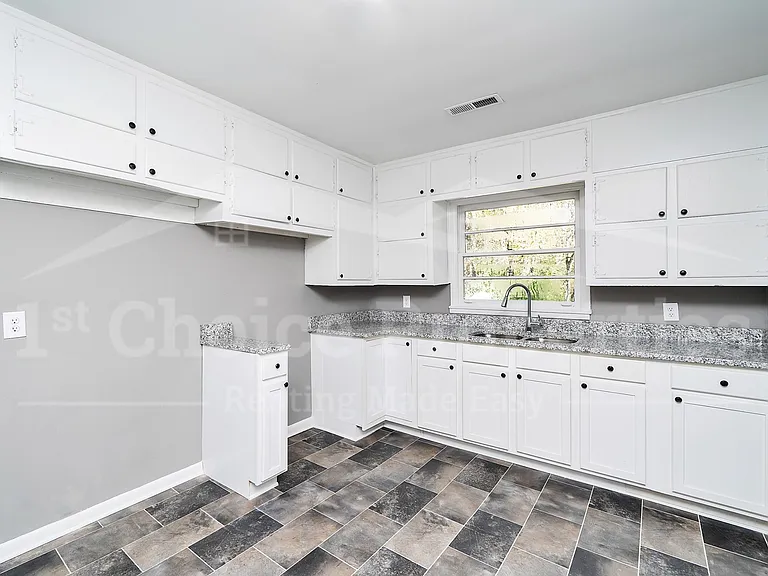 108 13th Ave NW — Photo 10