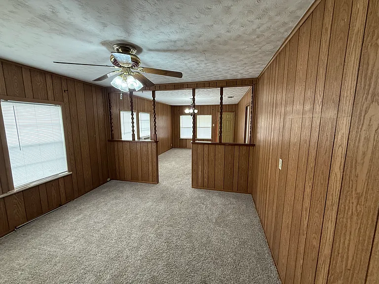 310 E Rachal St — Photo 9