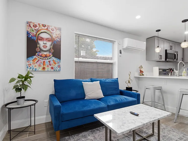 308 W Amelia Ave #5 — Photo 3