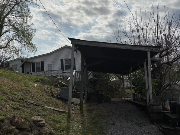 319 Spring St, Weston, WV 26452