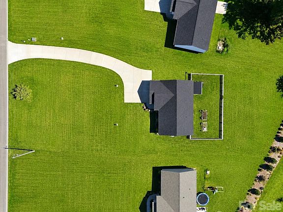 4th image of 120 Elmwood Rd