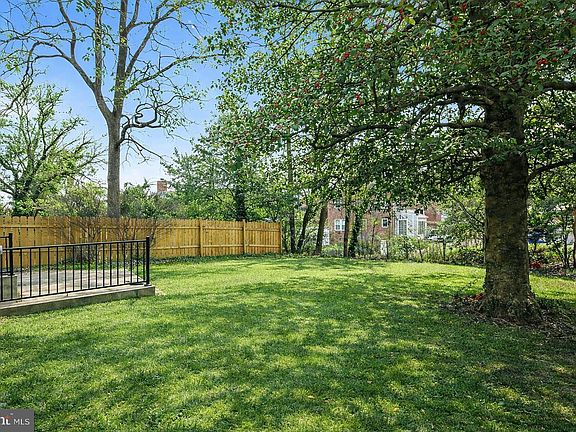 2nd image of 402 Westgate Rd