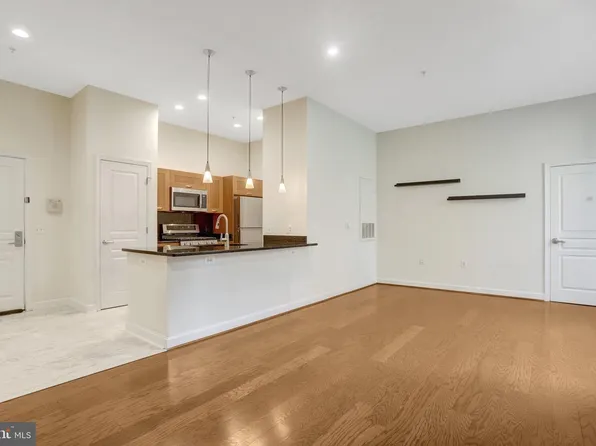 2451 Midtown Ave APT 104, Alexandria, VA 22303