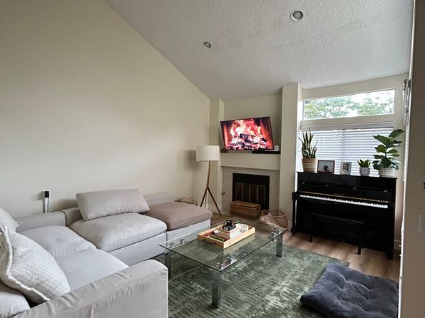 379 Stanford Ct #379