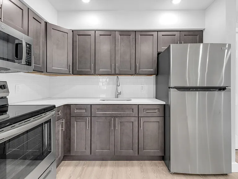 557 S Broad St #C2 — Photo 6