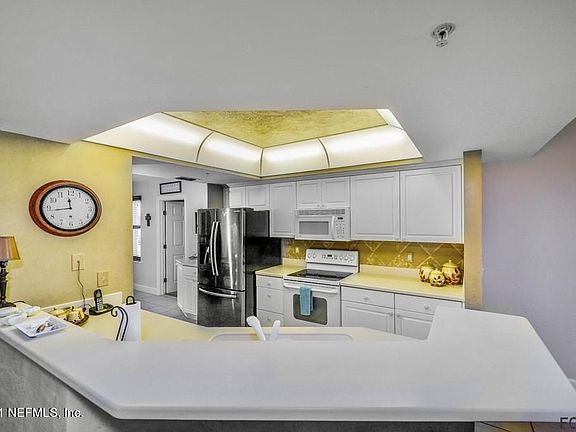 5th image of 2055 ATLANTIC Avenue S #810