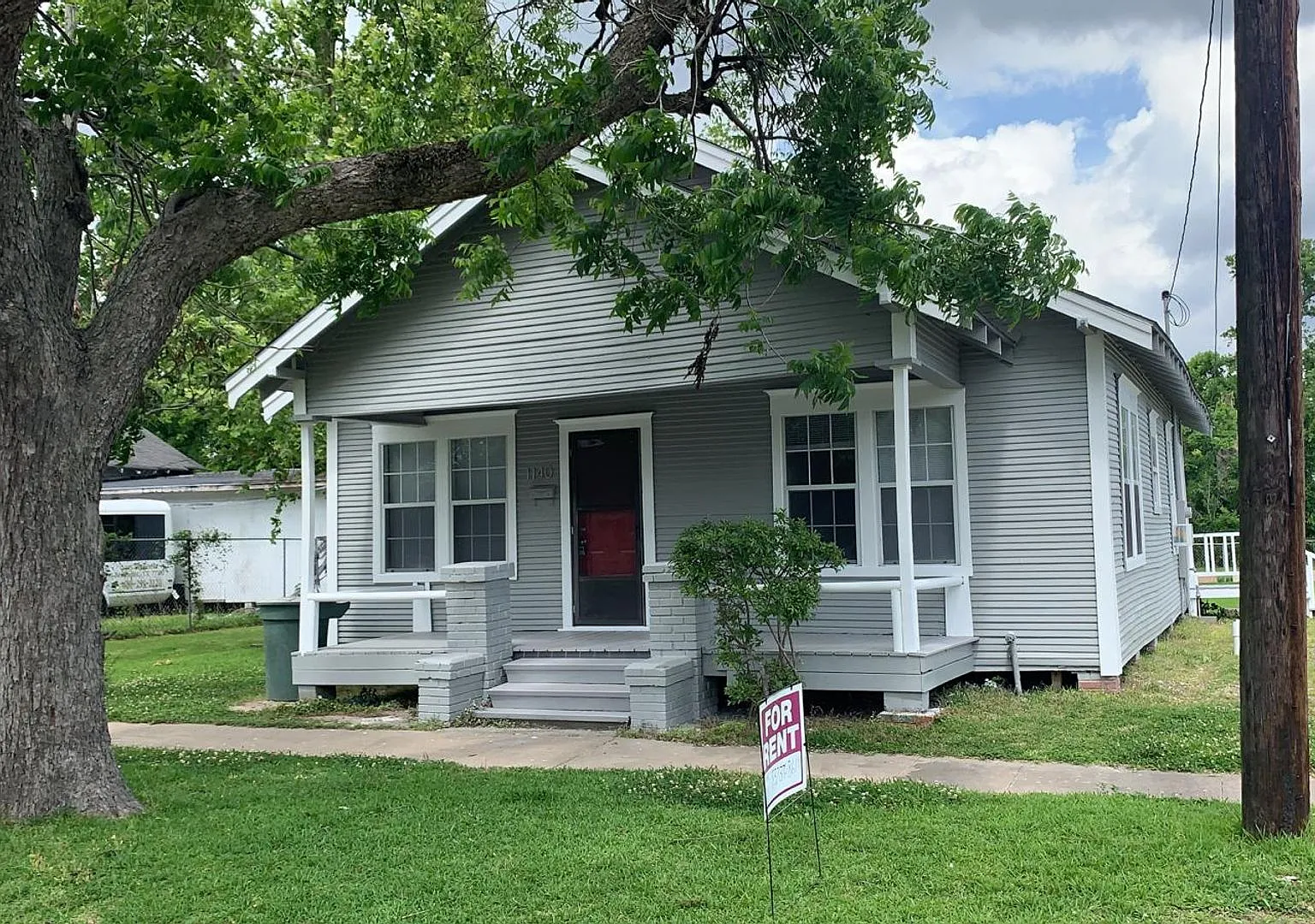 1140 Ewing St — Photo 2