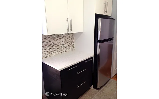 Rented by Douglas Elliman | media 15