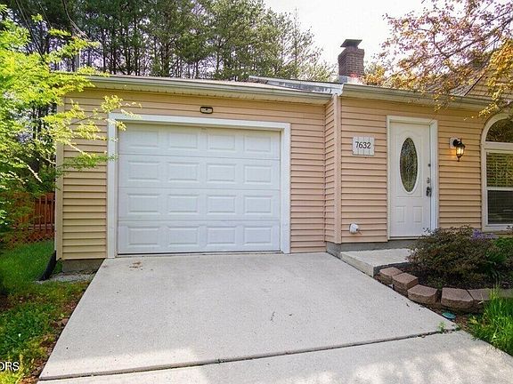 2nd image of 7632 Chatham Cir