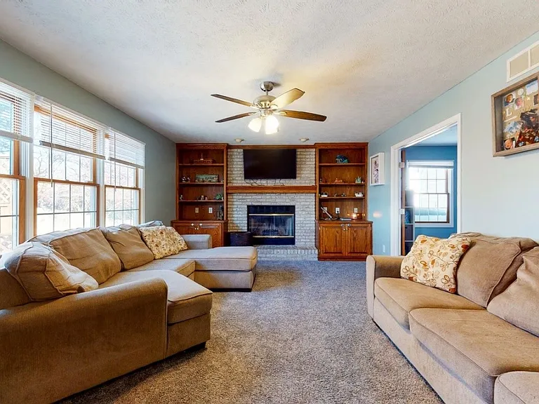 14 Kleggstone Cir — Photo 9