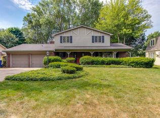 2214 Lanco Dr NW, Grand Rapids, MI 49504