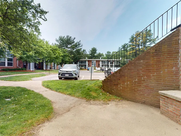 The Commons at Windsor Gardens — Photo 96