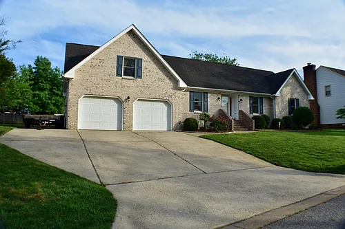 413 Southern Oak Dr Photo 1