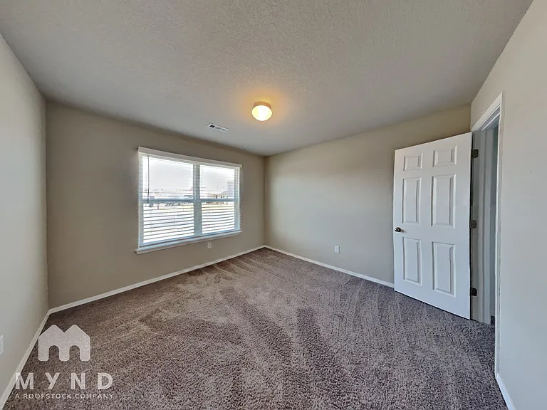 2109 N Lexington St — Photo 18