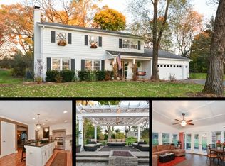 3N513 Ridge Dr, St Charles, IL 60175