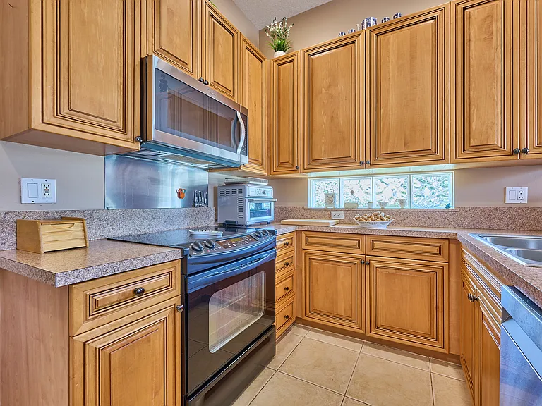 530 Commons Dr — Photo 15